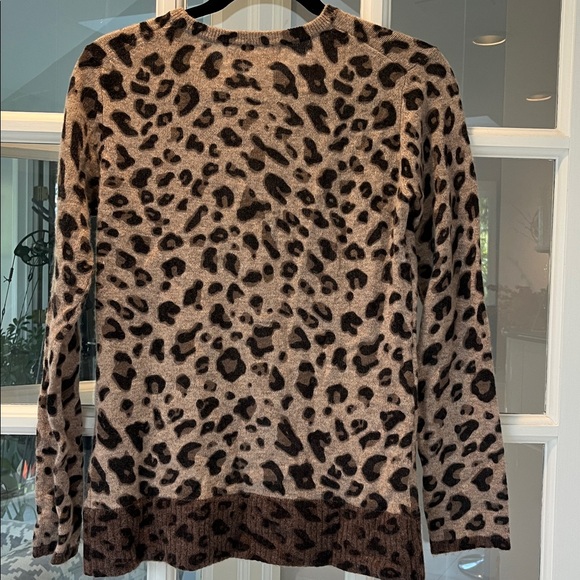 Magaschoni 100% Cashmere Leopard Print Sweater Sz M - Picture 3 of 3